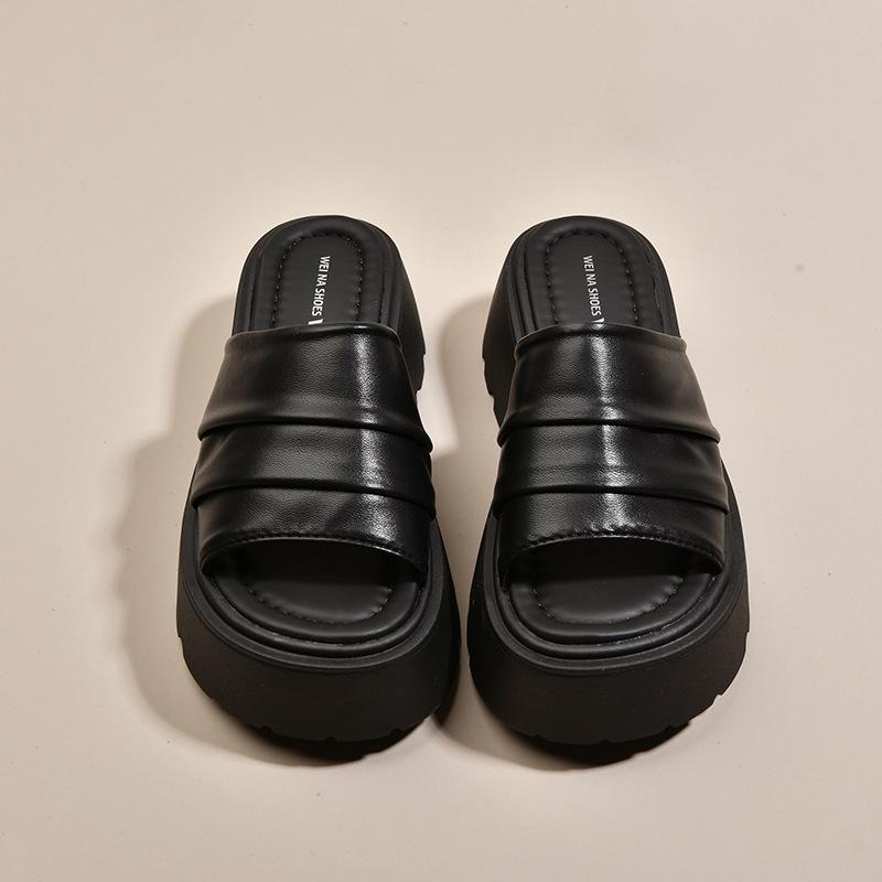 

Женские шлепанцы из мятой кожи на толстой подошве, летние новинки 2025 года, универсальные, повседневные, для улицы, на танкетке, сандалии с увеличением высоты 40 чёрный