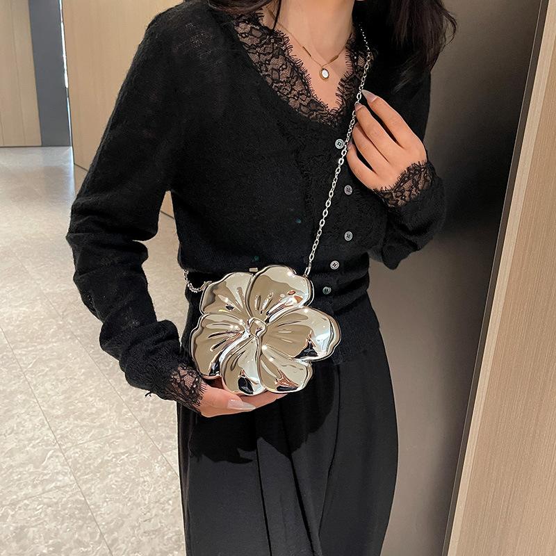 Luxury Acrylic Evening Case Bag for Women Fashionable Flower Shaped Elegant Handbags Beads Chain Shoulder Cross body Party Prom