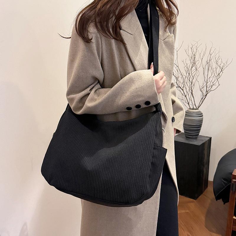 Borsa Hobo in Velluto a Coste con Silhouette Morbida e Cadente Tasche Laterali Ideale per l'Uso Quotidiano Casual da Donna