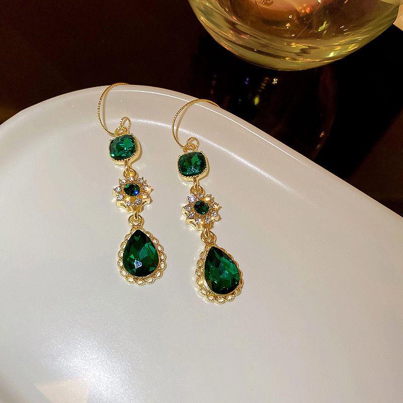 Elegant Ethnic Emerald Water Drop Flower Earrings – Stylish Retro Hoops, a Versatile Gift for Mom