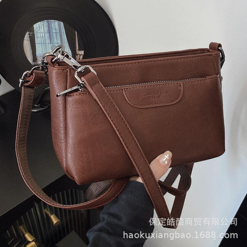 Bag Women's Large Capacity 2025 New Autumn and Winter Versatile Messenger Bag One Shoulder Underarm Bag Commuter Mother and Child Small Square Bag