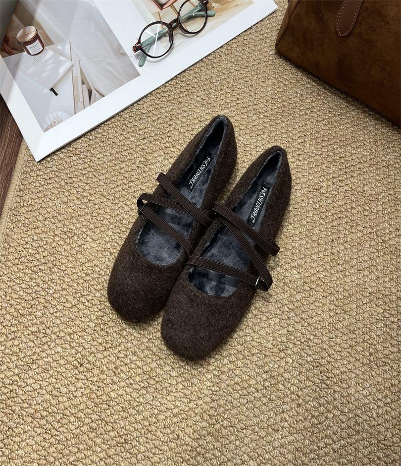 

Mary Jane fluffy shoes women s autumn and winter wear 2025 new soft-soled lamb wool bean shoes piled cotton ladyshoes 39 коричневый