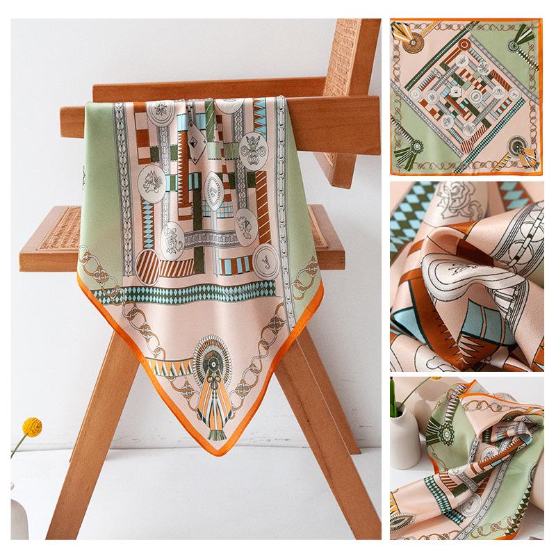 

Изумрудно-зеленый шарф из тутового шелка: Универсальный солнцезащитный крем и солнцезащитный козырек с узором из значков 53x53 cm