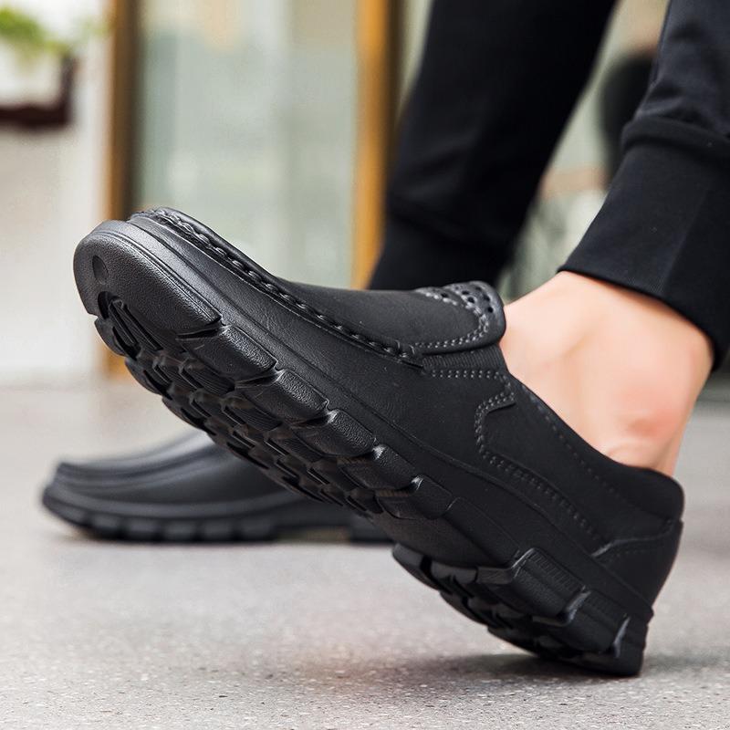 Large size lazy one-pedal driving shoes, four-season non-slip and anti-splashing chef shoes, men's casual small leather shoes