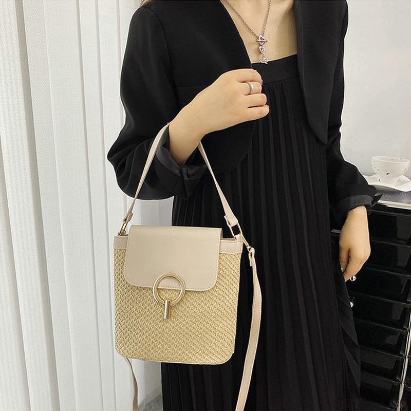 Malá slaměná taška kbelík pro ženy letní crossbody tašky ratanová plážová dámská cestovní kabelka a taška přes rameno