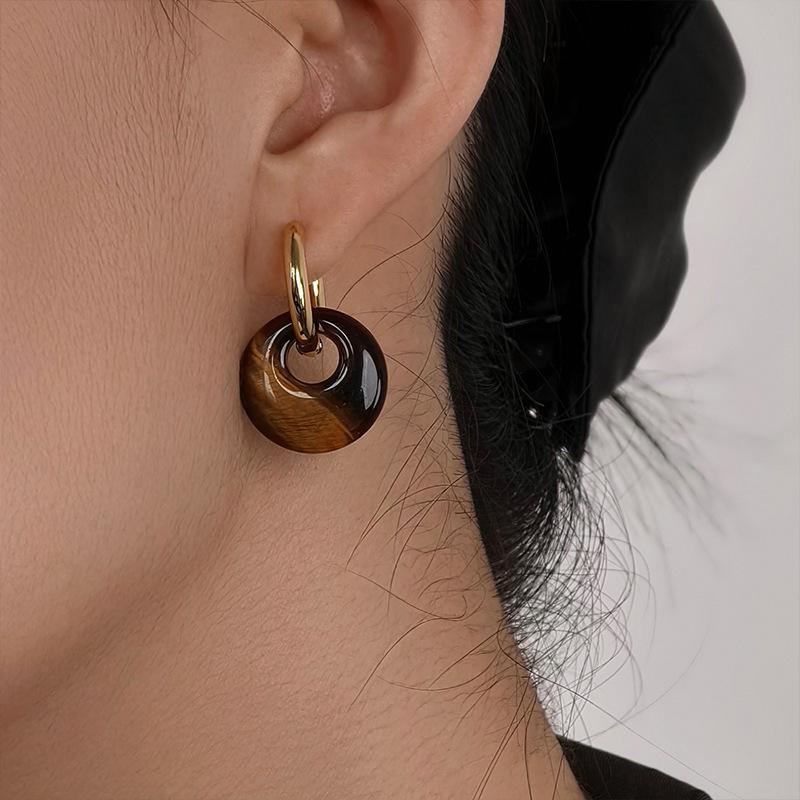 Maillard Retro Tiger's Eye Stone Safety Buckle Earrings Women's Light Luxury High-end Design Sense Fashion Temperament Versatile Stud Earrings