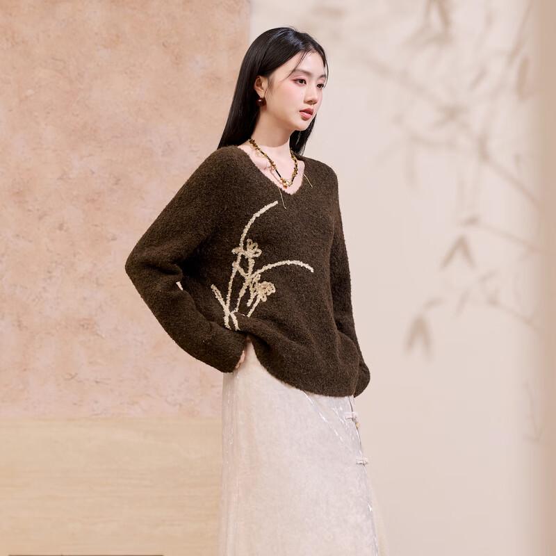 Sancai Amber Frost New Chinese Style Embroidered V-Neck Knit Sweater