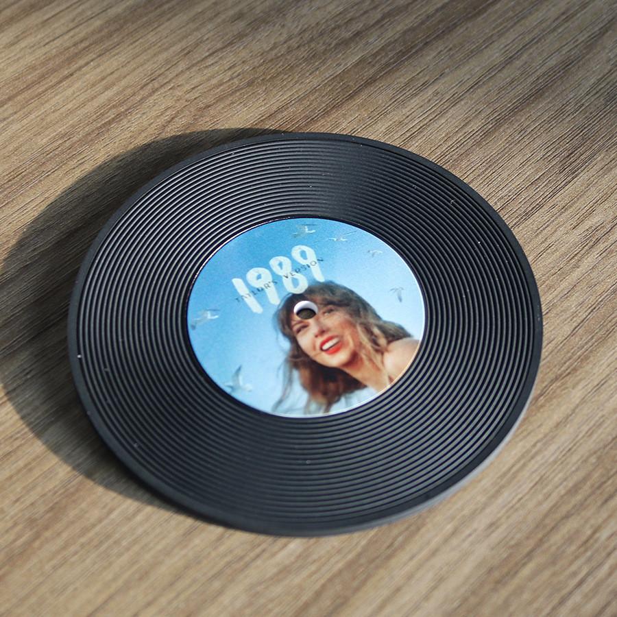 Taylor Swift 1989 Album CD Schlüsselanhänger Schlüsselring Lächelnder Fan Merchandise