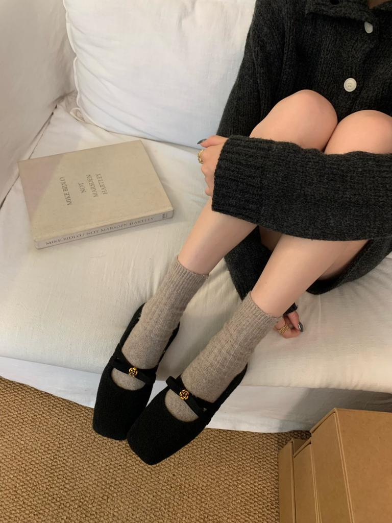 ~ French feeling, not tired to wear outside, commuting wedges, thin single shoes, women's versatile woolen casual shoes