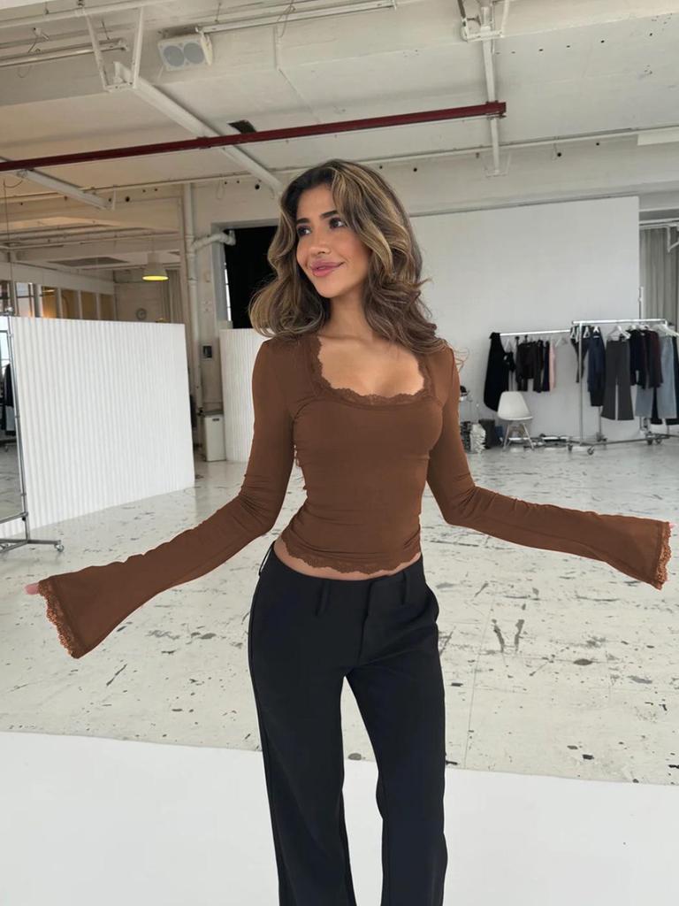 2025 Podzim/Zima Sexy Žebrovaný Top s Dlouhým Rukávem a Krajkovou Lemovkou s U Výstřihem