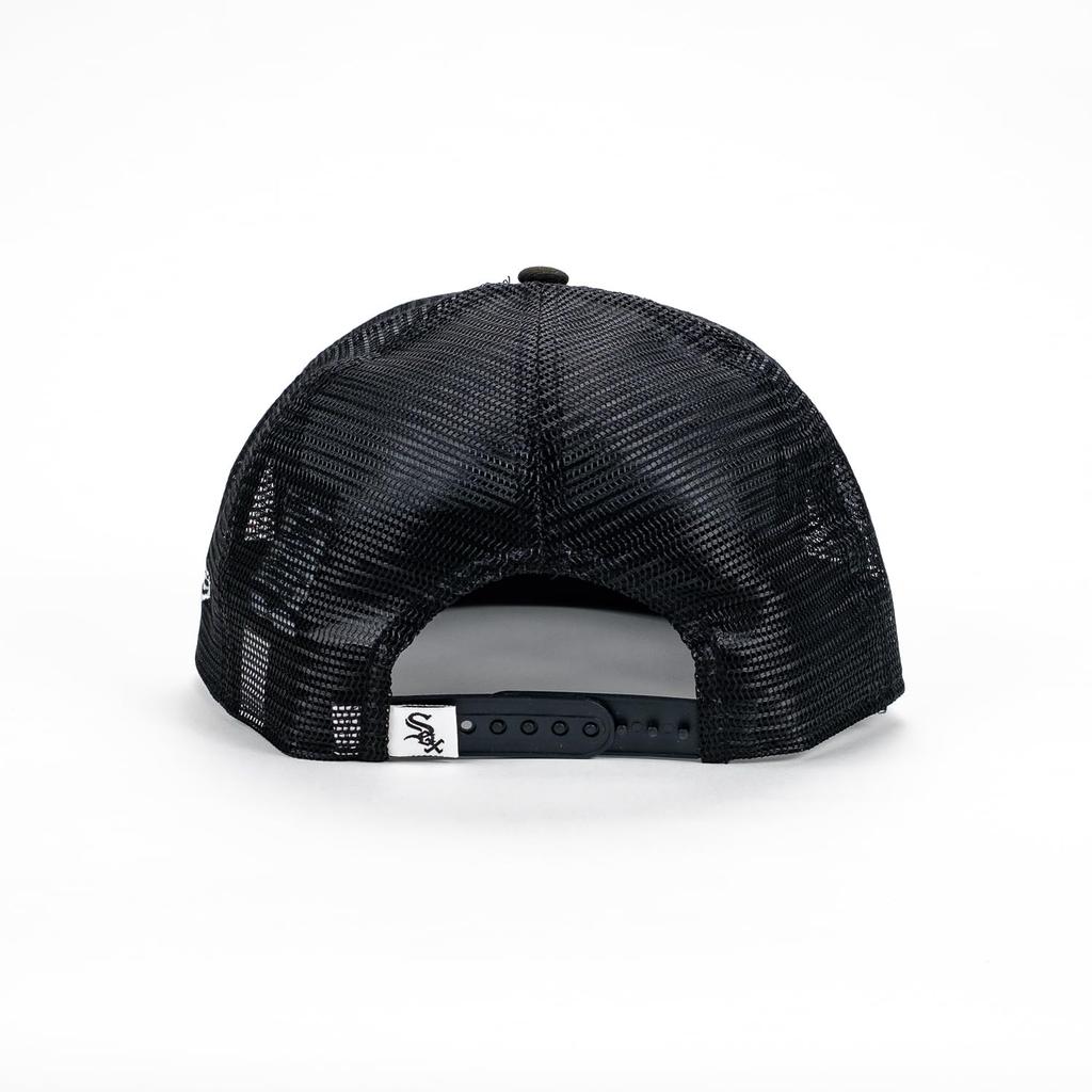 New Era 9FIFTY Black White Snapback Mesh Cap by the Chicago White Sox &