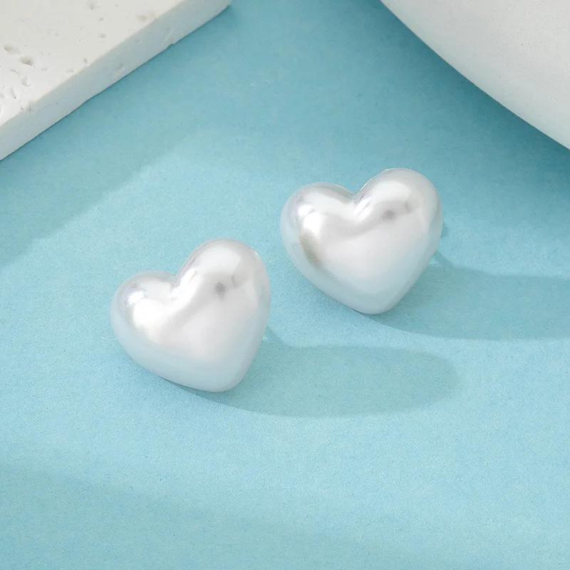 

20*17mm Exaggerate White Imitation Pearl Big Heart Stud Earring for Women Minimalism Temperament Wedding Zircon Girl Gift