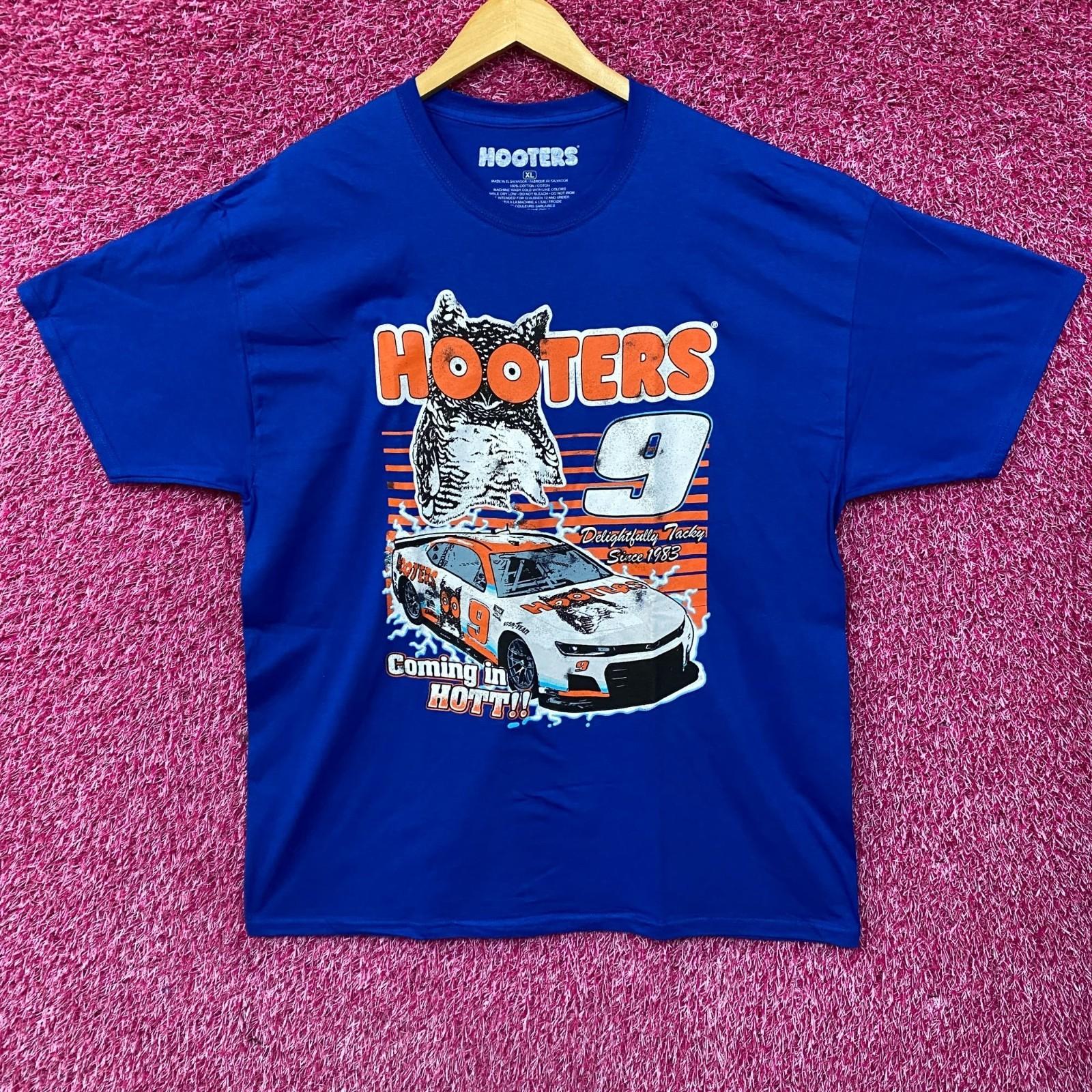 Hooters Coming In Hot Delightfully Tacky Since 1983 T-Shirt M