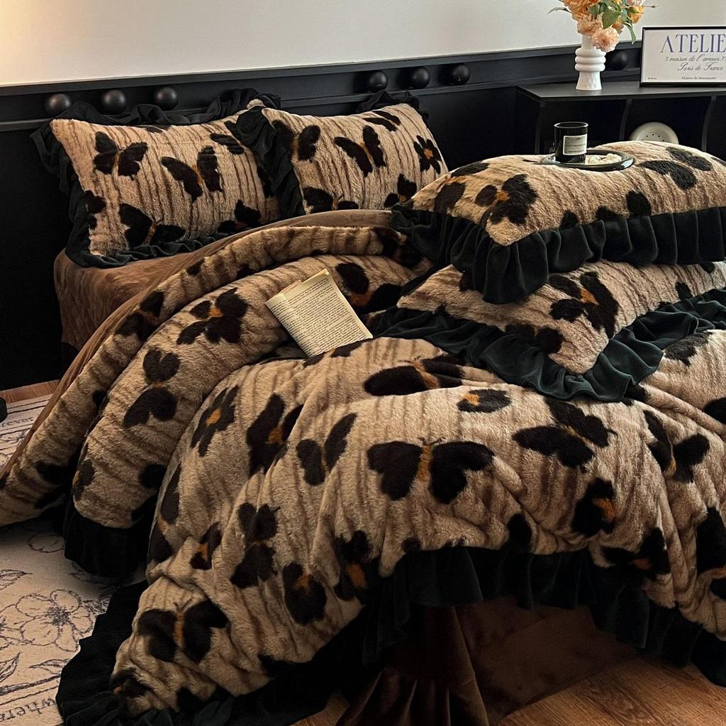 Korean-Style Four-Piece Velvet Bedding Set with Lace and Rabbit Fur: Includes High-Gram Fitted Sheet, Duvet Cover, and Plush Bed Sheet.