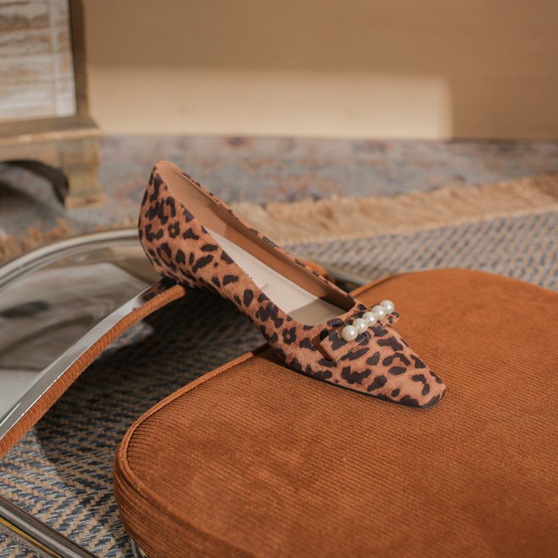 Fashion Flat-bottomed Leopard Print Brown New Autumn and Winter Slope Heel Comfortable and Versatile Women's Small Square Head Black Temperament