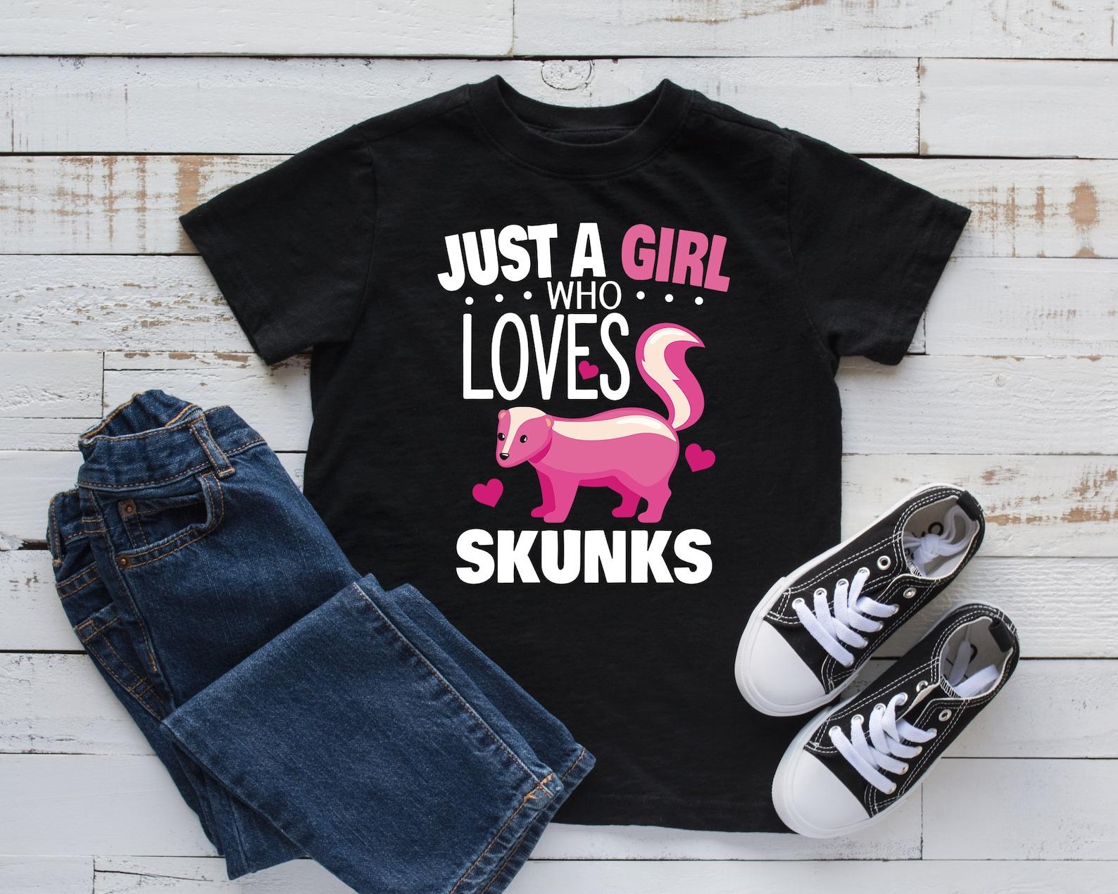Girl Who Likes Skunks Kids Tee, Cute Skunk T-Shirt, Tank Top, T-shirt, T-shirt,T-shirt, Kids Tee Apparel Gift 3XL