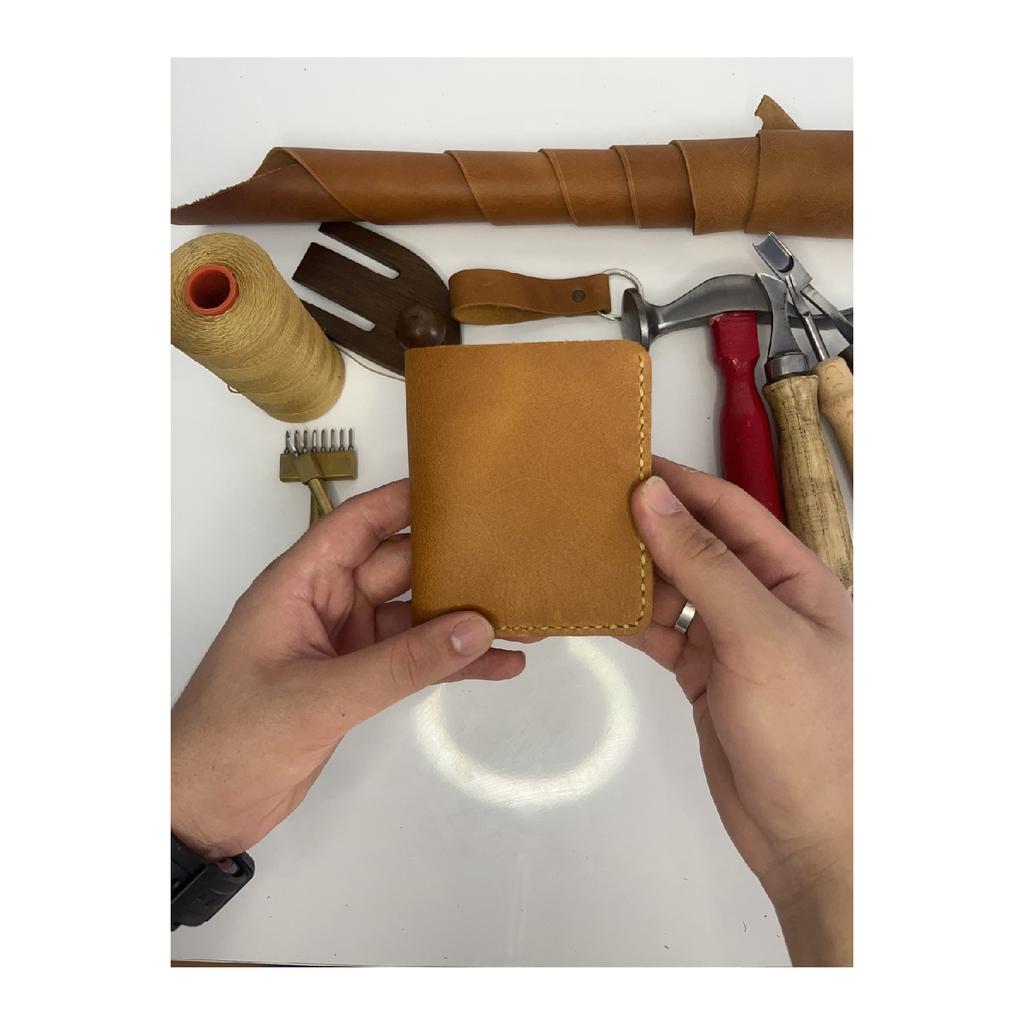 Echtleder-Geldbörse mit Karten- und Bargeldfach – personalisierter Namensdruck (SchlüsselanhängerGeschenk)