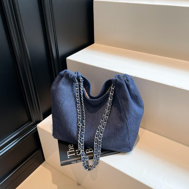 Large-capacity cloth bag women's lightweight autumn and winter new class shoulder messenger bag chain tote bag