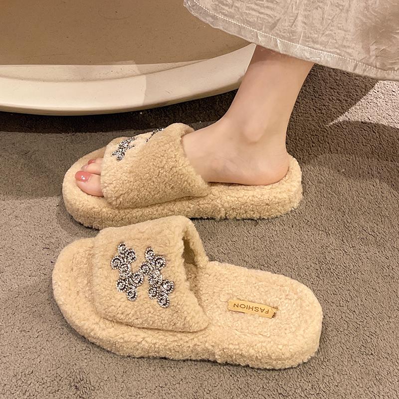 Модные женские домашние тапочки — фото 5