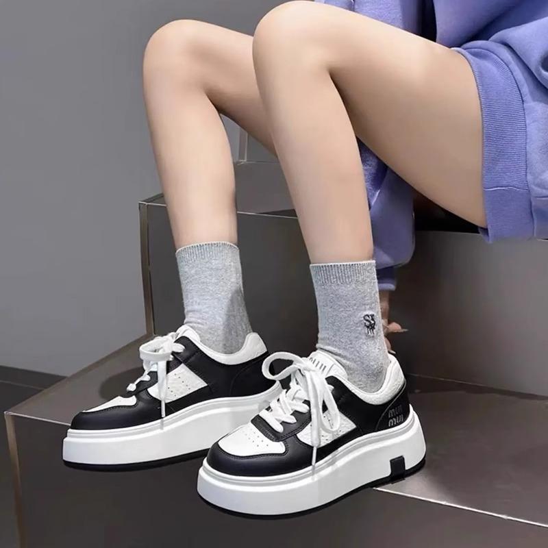 European version of thick-soled leather little white shoes women's 2025 autumn new heightening board shoes, lightweight and versatile sports and leis