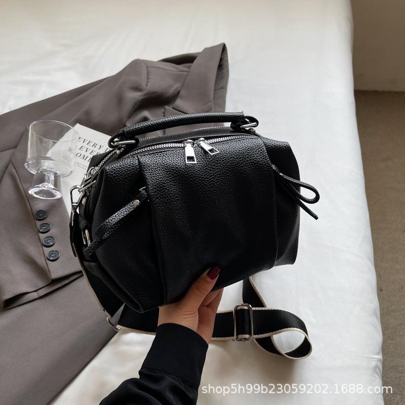 

New sense handbag bag female senmeng fashion soft leather shoulder bag large capacity messenger bag чёрный