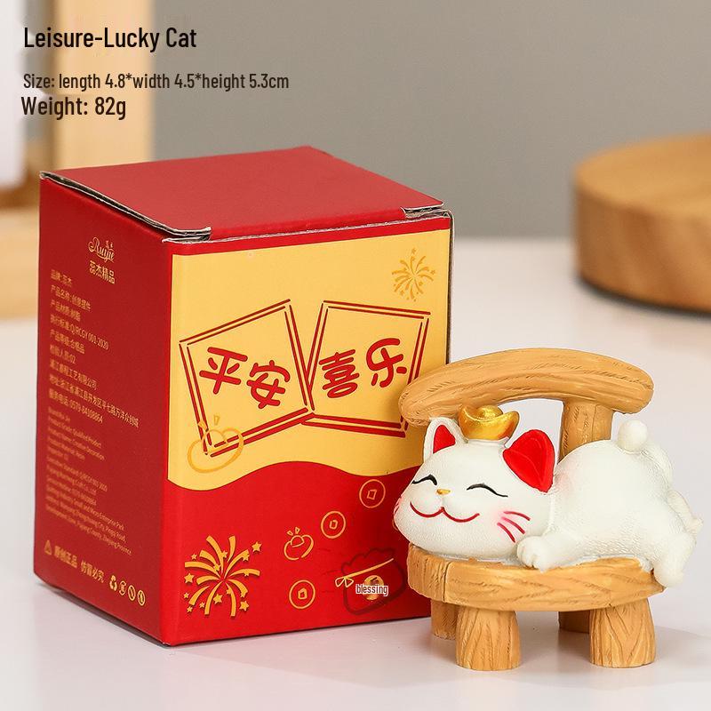 Handmade Resin Lucky Cat Figurine: Cute Desk Decoration and Creative Office Gift 2025