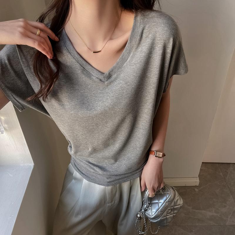 Shoulder-length short-sleeve T-shirt for women, spring-summer design niche V-neck waist-cinching slimming Korean style spicy girl basic black top