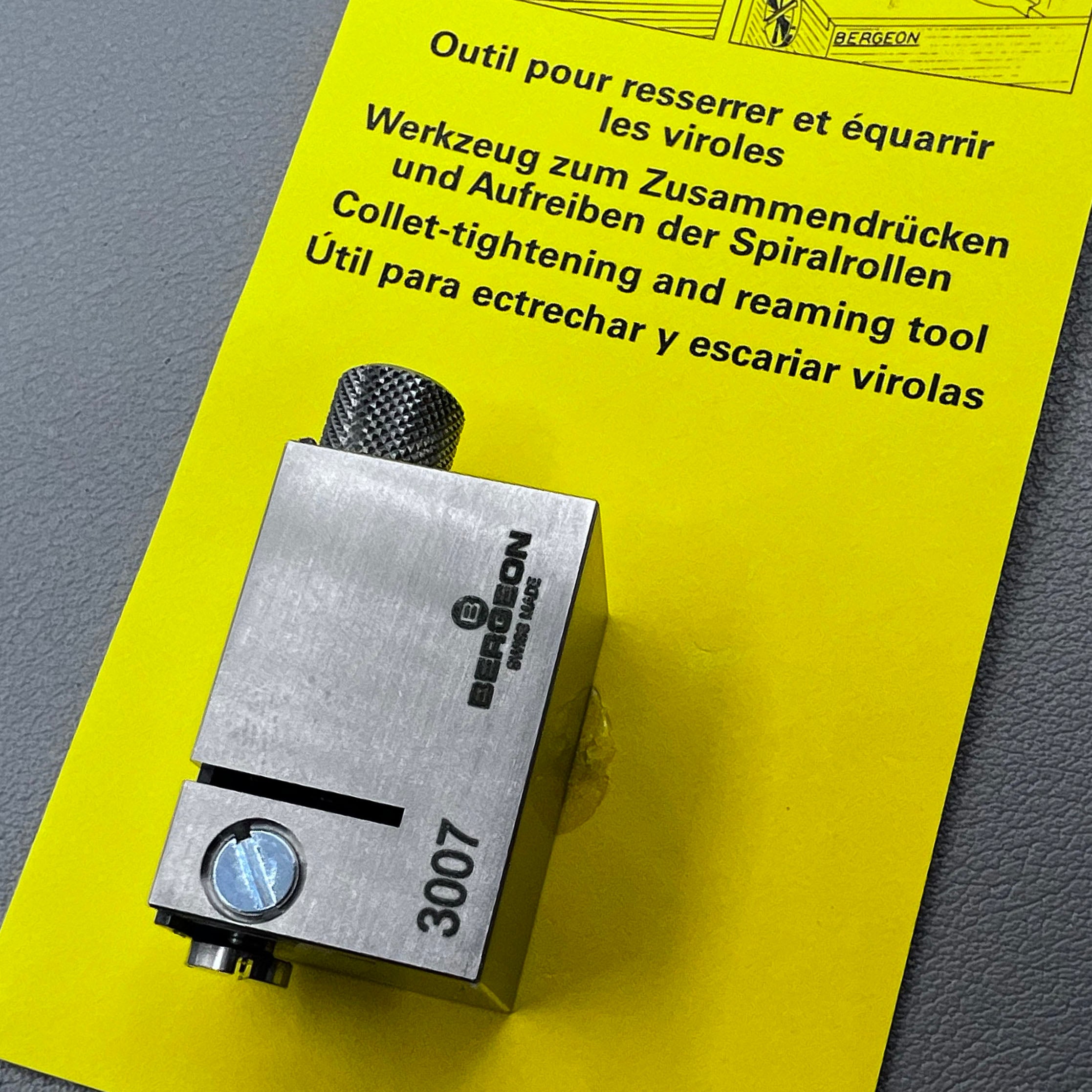 Швейцарский Bergeon 3007 для затягивания и развертывания зажимных цанг