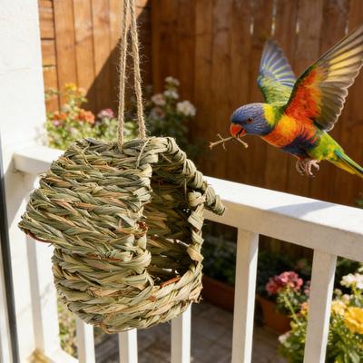 Hand-Woven Hanging Birdhouse Natural Grass Hanging Bird Hut House Shape Bird Shelter for Indoor Outdoor Garden Patio Tree Use
