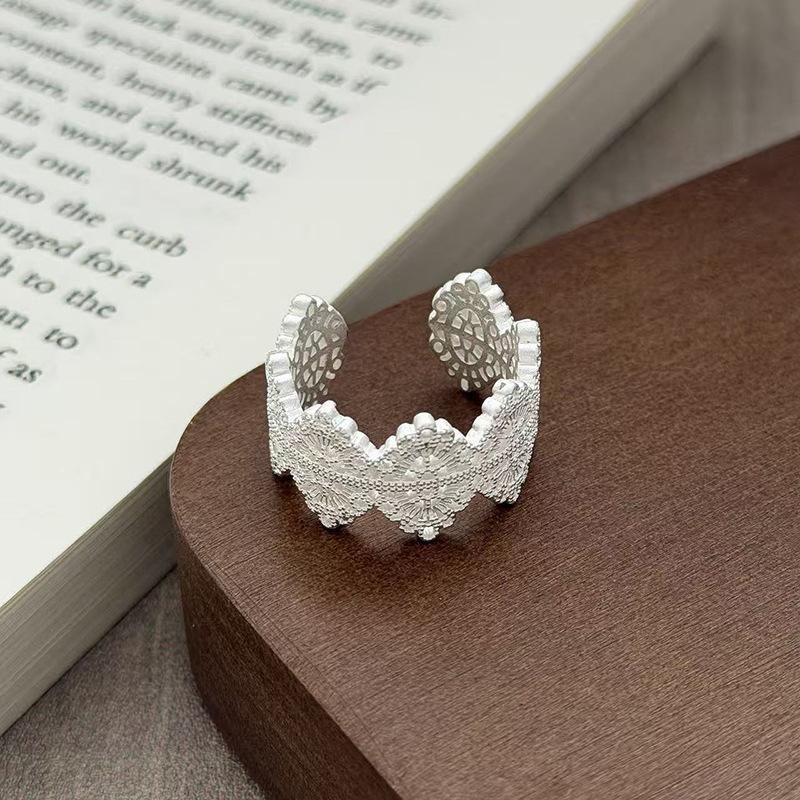 Yunjian Streamer Sweet Wind Niche Design Butterfly Flower Ring Female Enamel Hollow Stacked Ring Tide