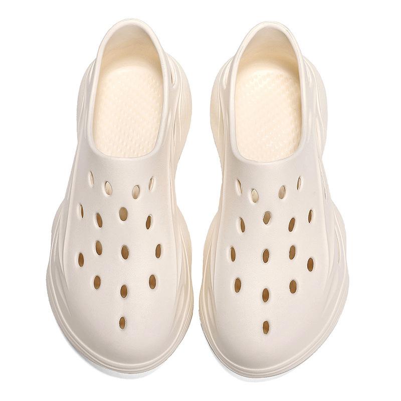 Lochschuhe Herren 2025 Sommer neue weichsohlige rutschfeste hohle atmungsaktive Strand Herrenschuhe Herren Watschuhe kalte Hausschuhe