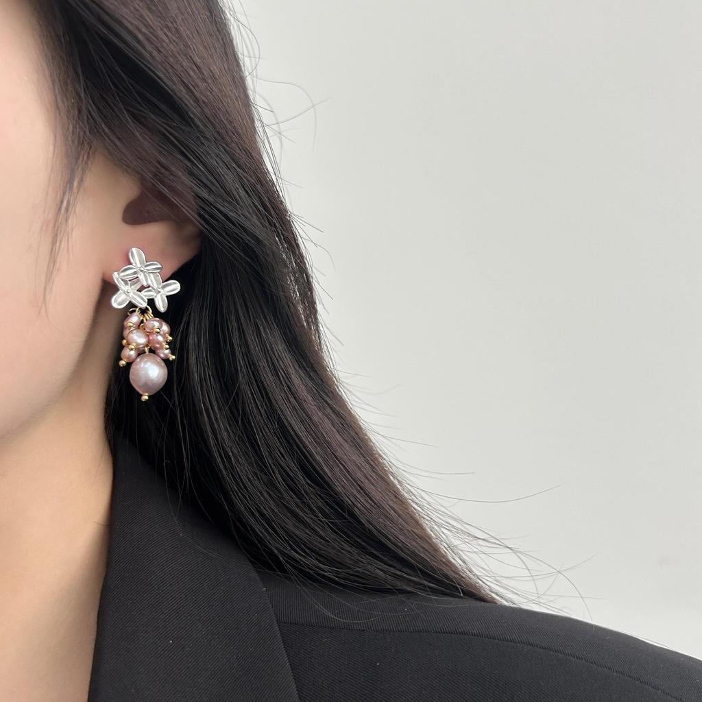 Three-Dimensional Flower Pearl Earrings Earrings Retro Light Luxury Exquisite Niche Design Elegant Light Luxury Art Fresh And Versatile