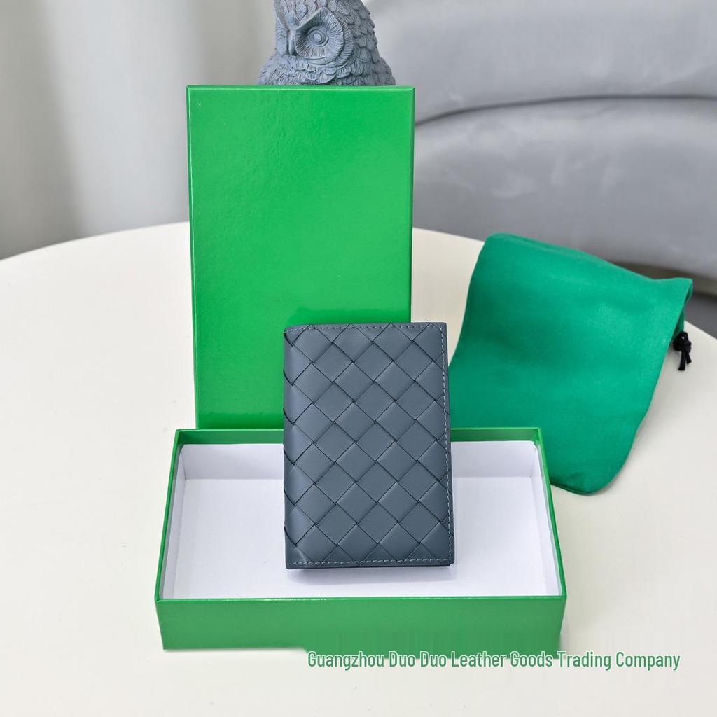 Genuine Leather Diamond Pattern Bi-Fold Wallet with Multi-Card Slots and Passport Holder