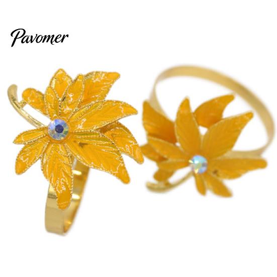 Metal Napkin Ring 5Pcs Rings, Maple Leaf Design Holders, Waterproof Anti-Oxidation Decorative Rings for Wedding Banquets And Restaurants Reusable