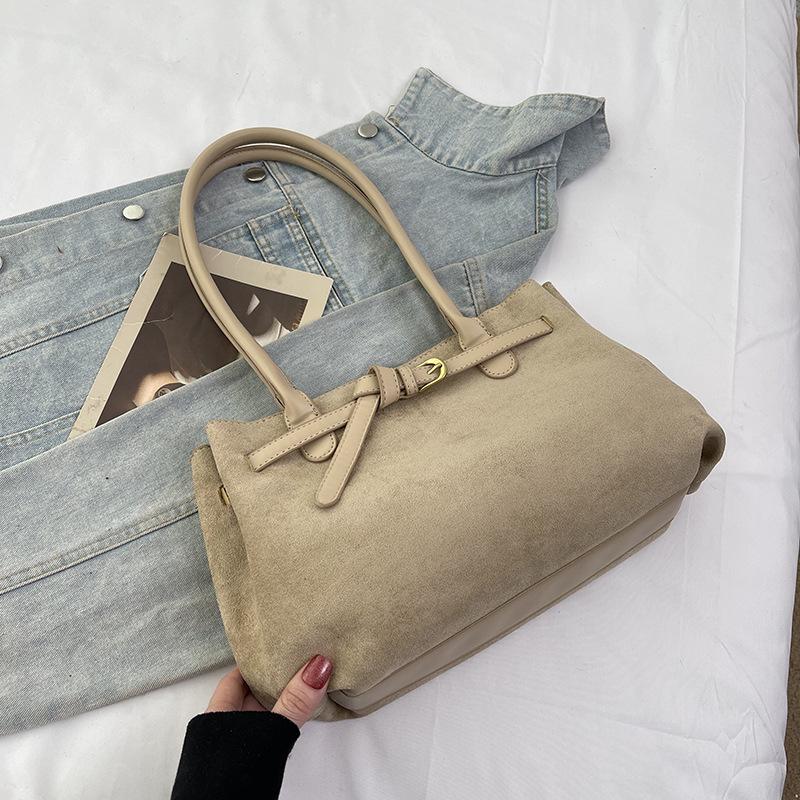 Осенняя ретро портативная сумка для поездок на работу женская новая нишевая сумка через плечо персонализированный тренд сумка под мышкой