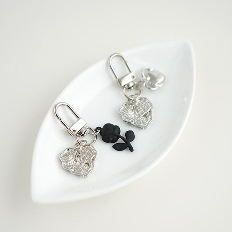 Heart Rose Keychain Car Decors Accessory Fashion Bag Pendant Unisex Key Holder Car Decorative Charm Suitable for Key Bag