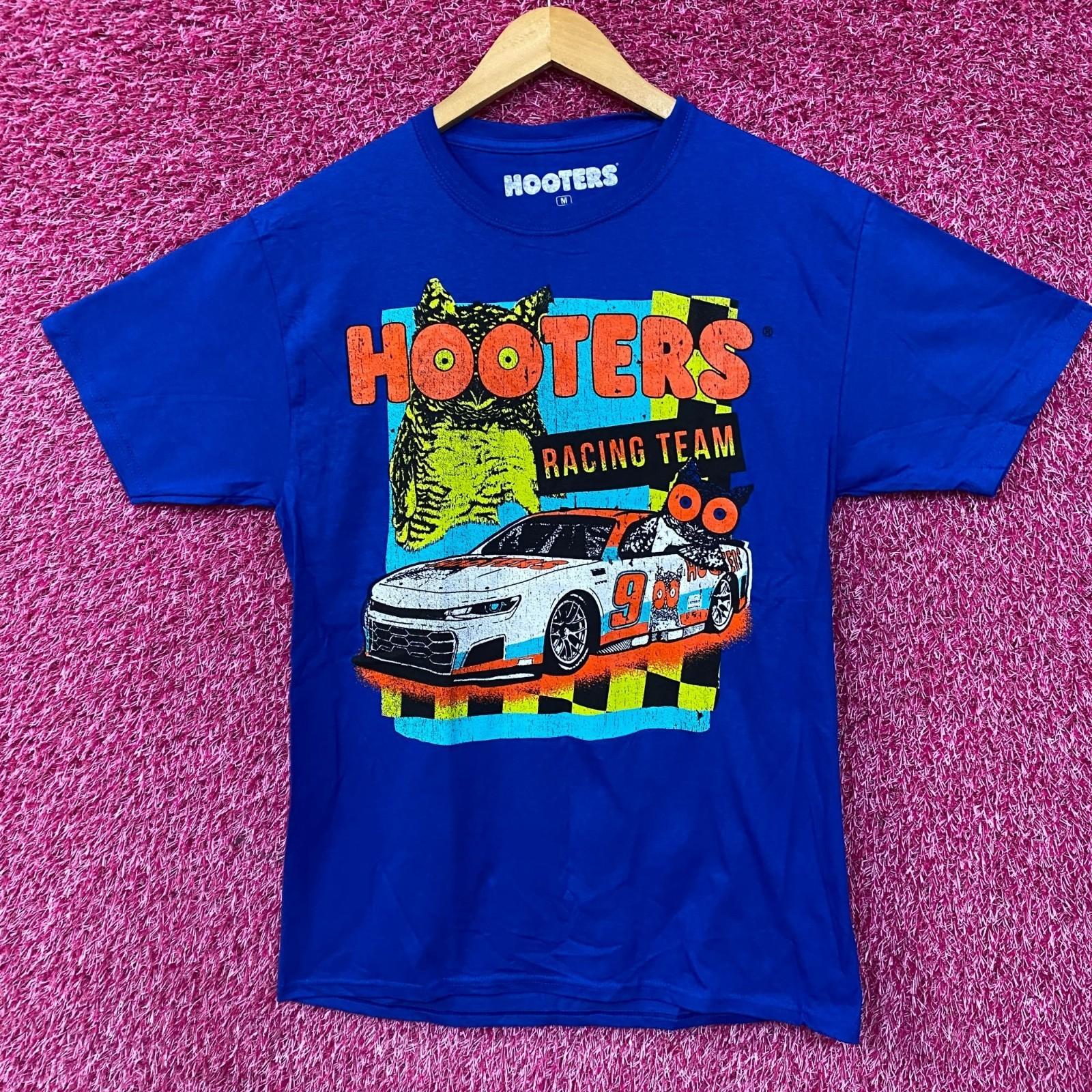 Hooters Racing Team Race Car Number 9 Graphic Design T-Shirt S