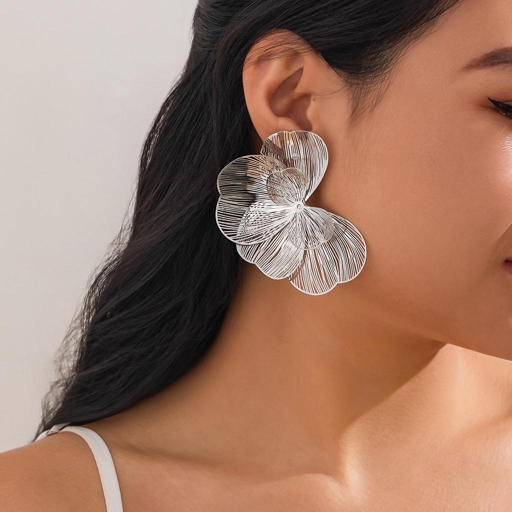High-end Cut-out Earrings with Large Petals Earring Metal for Women Fashion Dinner Party Commuter Party