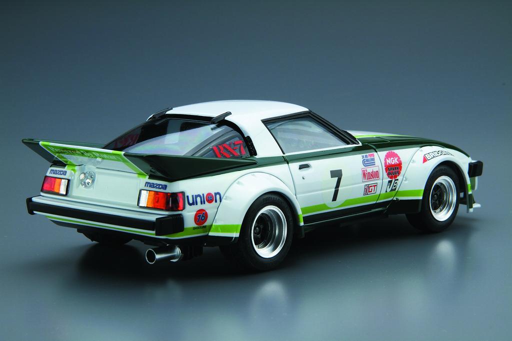 Aoshima Bunka Kyozaisha Modelová řada aut Mazda SA22C Daytona 1979 Plastikový model 1/24 č.22 RX-7