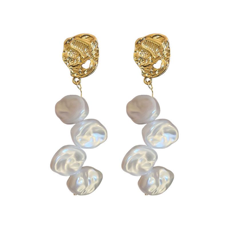 Qifu Baroque Pearl Pleated Earrings: Luxurious Stud and Dangle Design