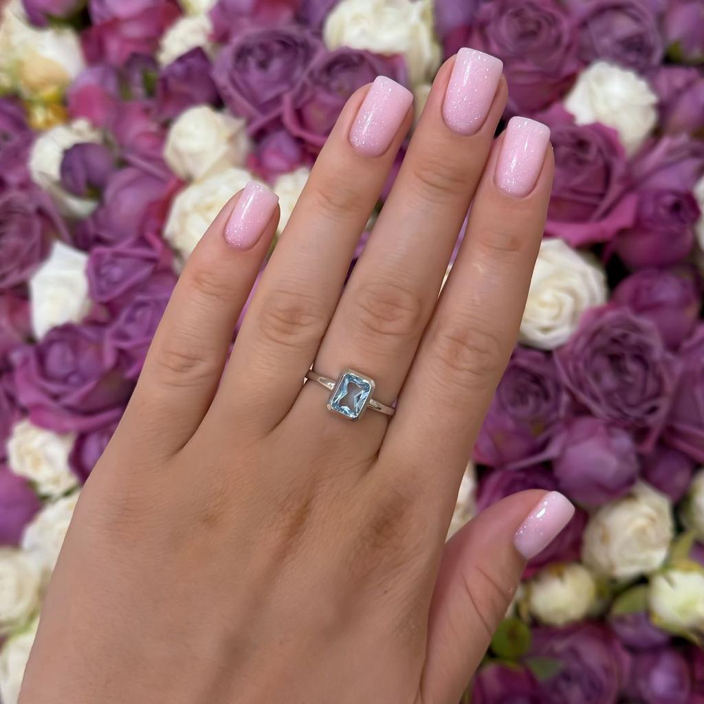Серебряное кольцо с натуральным топазом 1.95ct, вес изделия 2,59 гр (2171782)