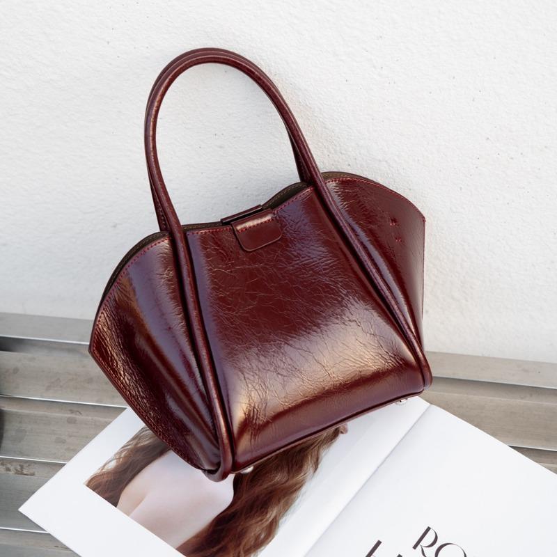 Fashion Women's Bag Genuine Leather Bat Cladding Oil Waxed Cowhide Handbag Premium Touch Straddle Bag