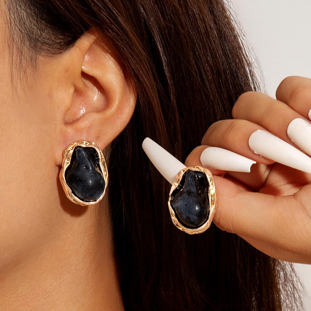 Exquisite temperament flower earrings, geometric exaggerated matte stud earrings