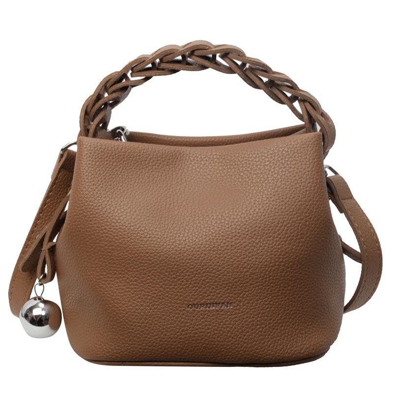 

Модная сумка-ведро летний новый тренд текстура женская через плечо популярная на плечо коричневый