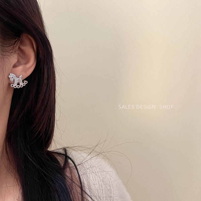 Diamond-Studded Silver Needle Horse Earrings: Elegant, Versatile, and Luxurious