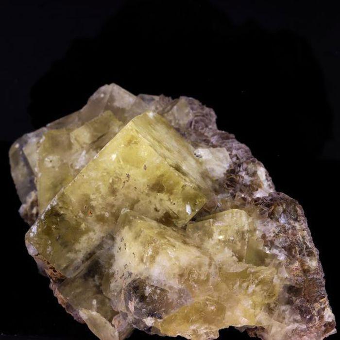 Pierres et Minéraux. Fluorite. 980.5 ct. Arbouet, Pyrénées-Atlantiques, France.