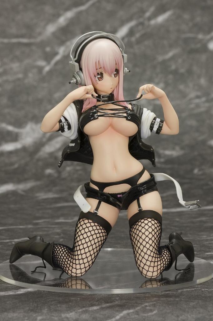 Super Sonico Bondage ver. (17-stupňový PVC lakovaný hotový výrobek)