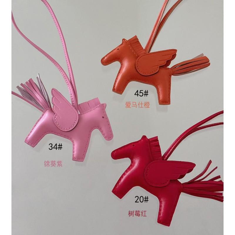 Handcrafted Leather Pegasus Charm Keychain Hand-Stitched Mini Horse Pendant With Tassel Bag Car Decor