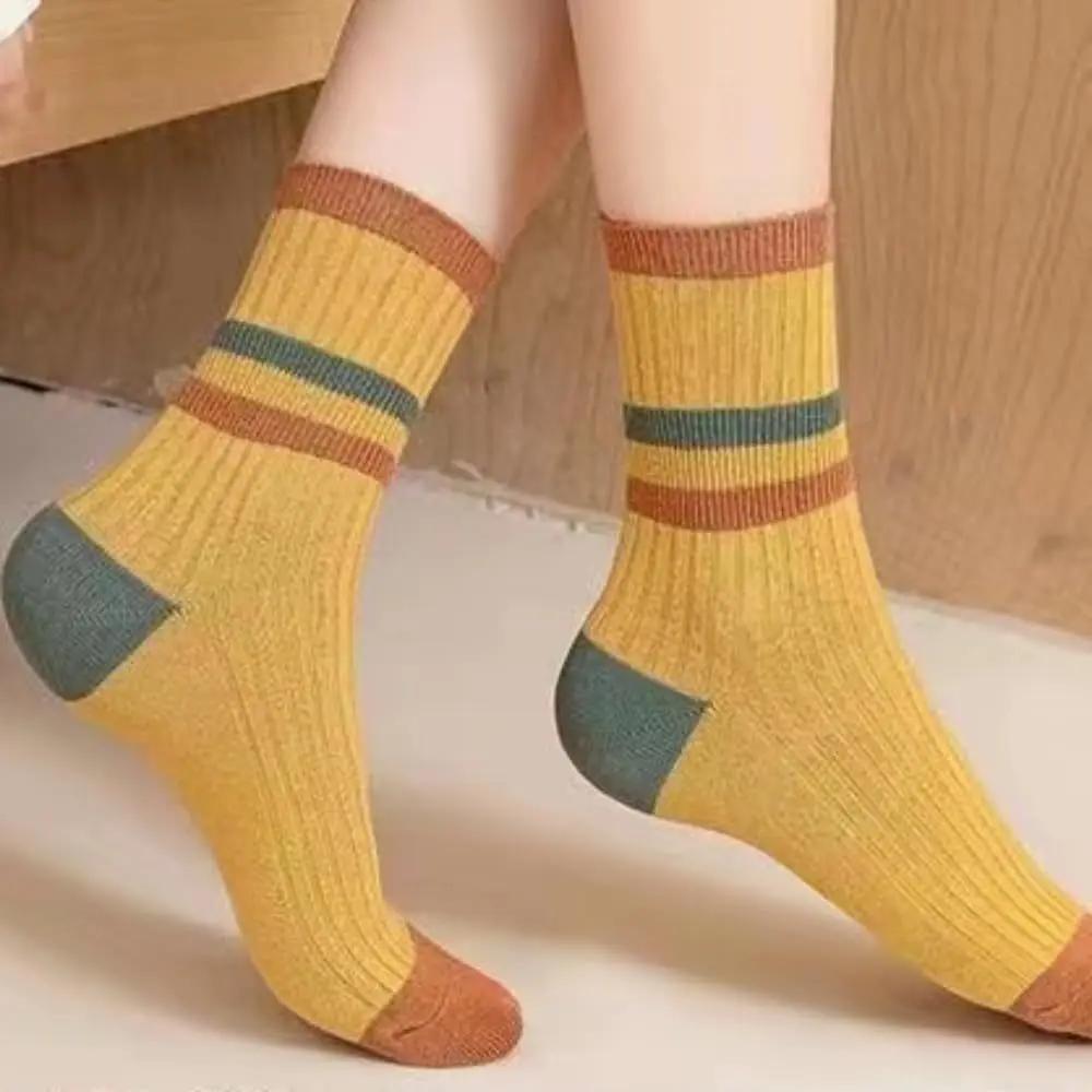 5 Paar Damen Kniehohe Ringelsocken im Retro-Stil und bunte Sportsocken