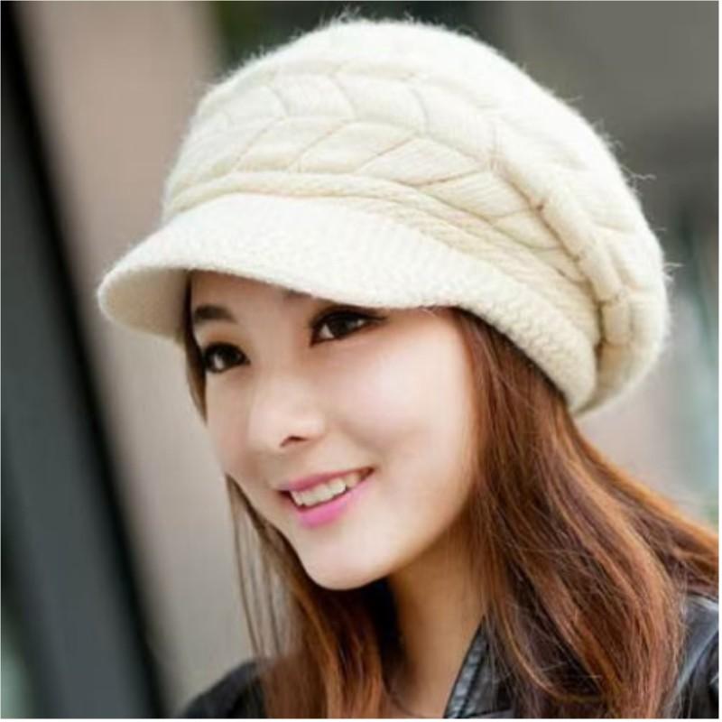 

Женская осенне-зимняя утепленная утолщенная теплая шапка однотонная простая с защитой ушей вязаная шапка